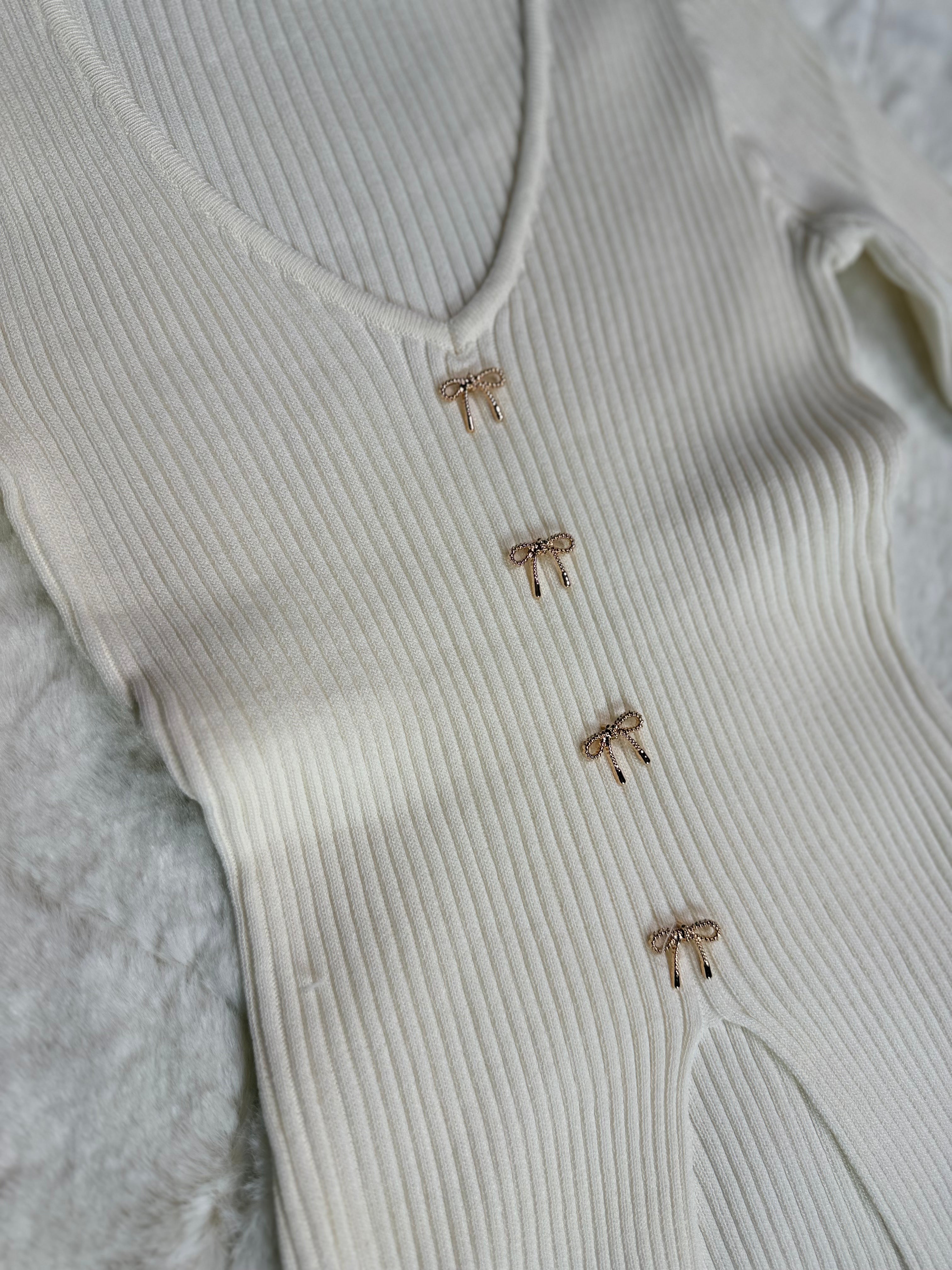 2064 Luna Ribbed Bow-Detail Blouse