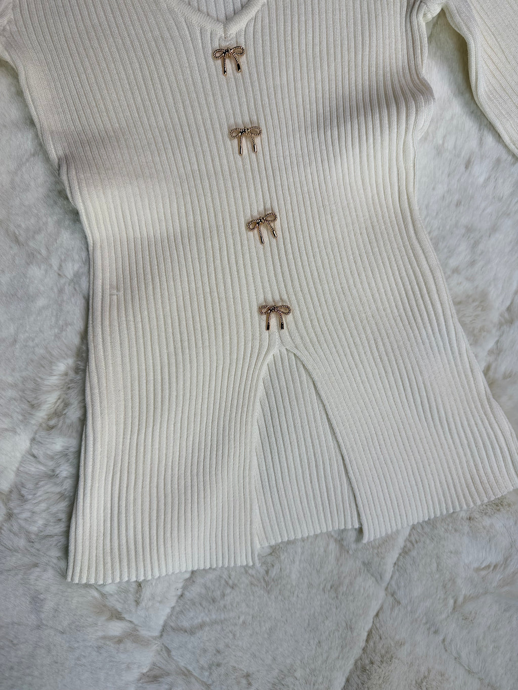 2064 Luna Ribbed Bow-Detail Blouse